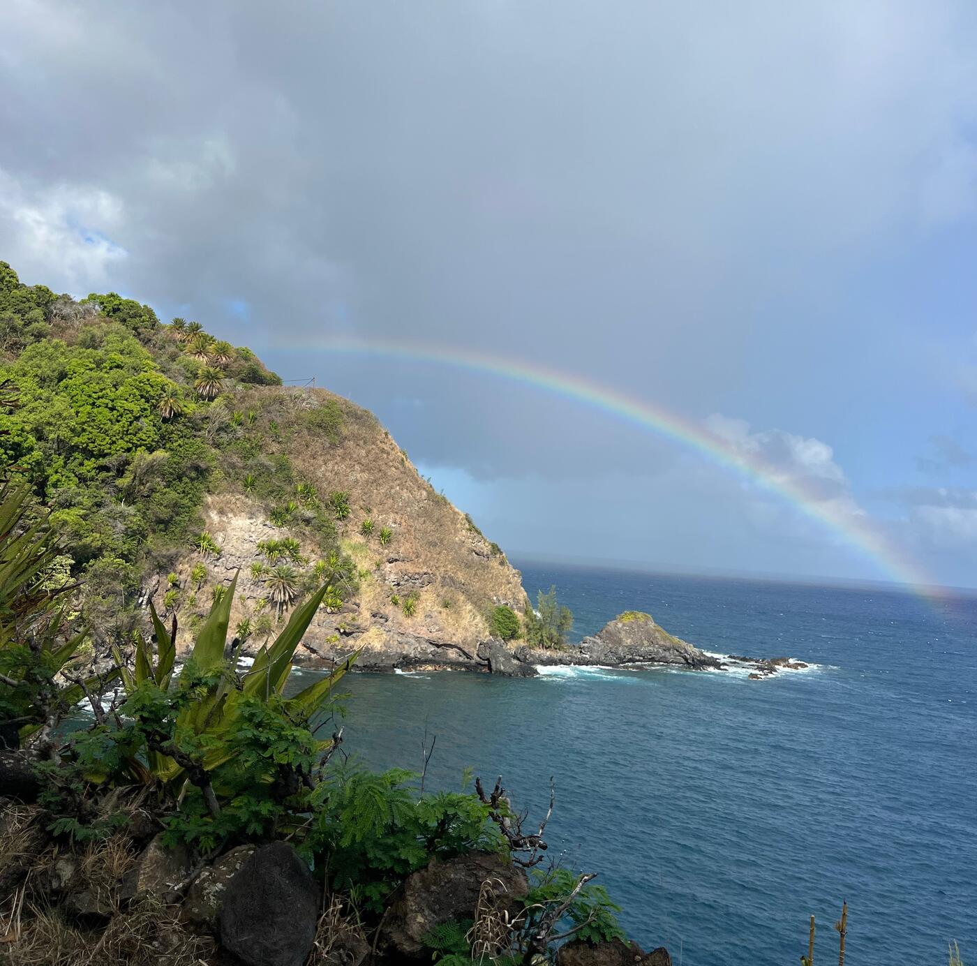 A rainbow over the Maui coastline